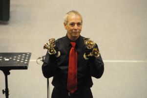 Eight-in-Hands