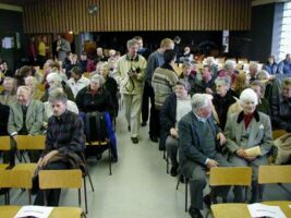 The hall quickly fills with the first guests