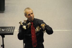 Eight-in-Hands