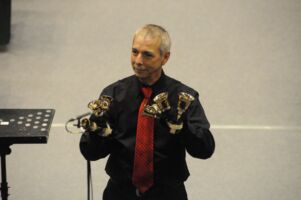 Eight-in-Hands